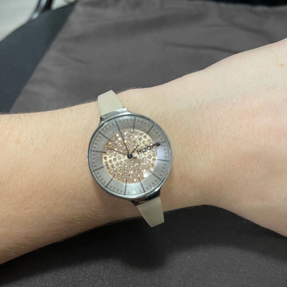 Hoops Watch with Sparkles - Picture 3 of 5